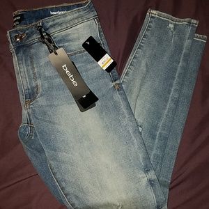 Bebe Heartbreaker Women's Ankle Jeans! NWT Size 29